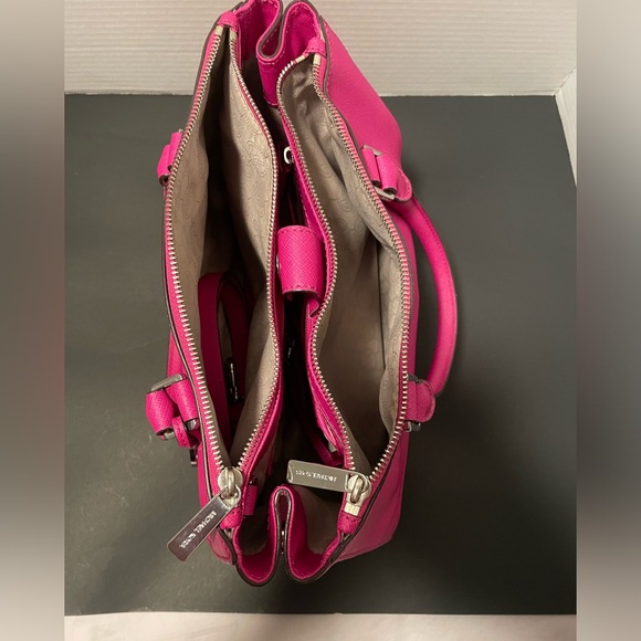 Michael Kors Pink Tote Purse Large with Shoulder/handle Straps Great Condition! - Picture 7 of 7